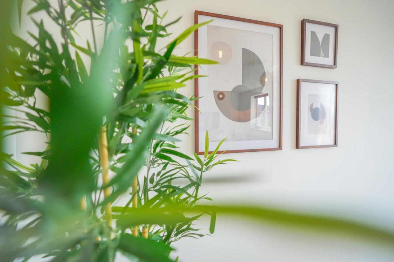 Stylish Apartment With Private Parking คาร์ดิฟฟ์ ภายนอก รูปภาพ
