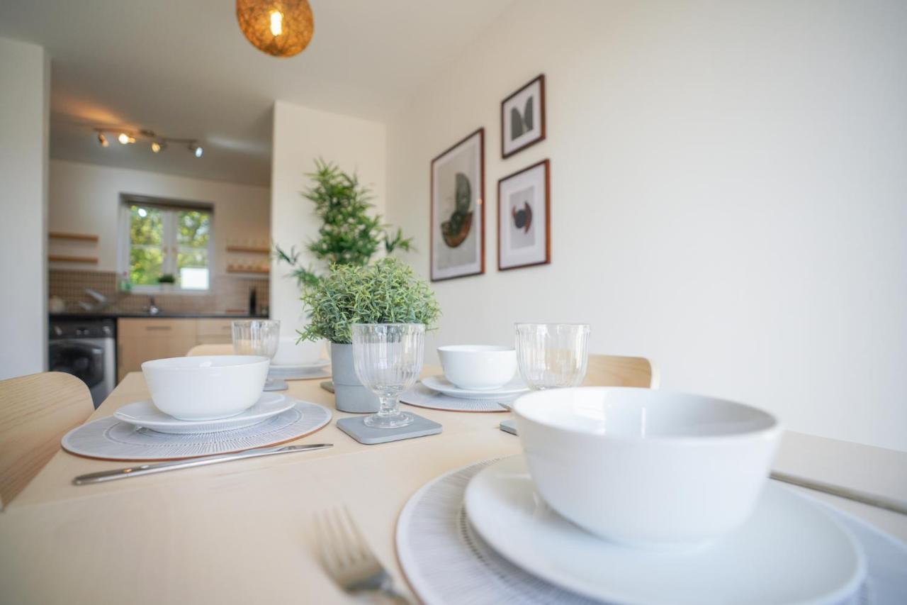 Stylish Apartment With Private Parking คาร์ดิฟฟ์ ภายนอก รูปภาพ
