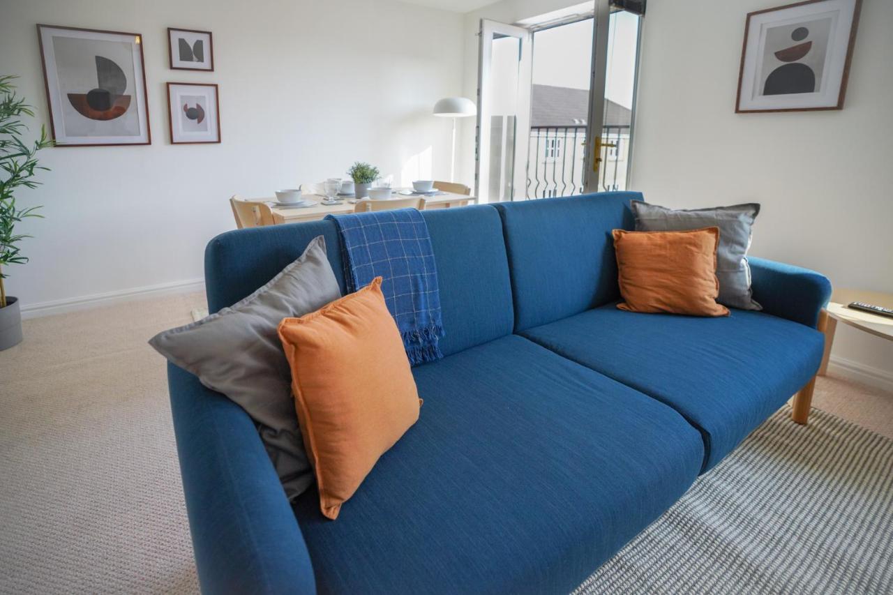 Stylish Apartment With Private Parking คาร์ดิฟฟ์ ภายนอก รูปภาพ