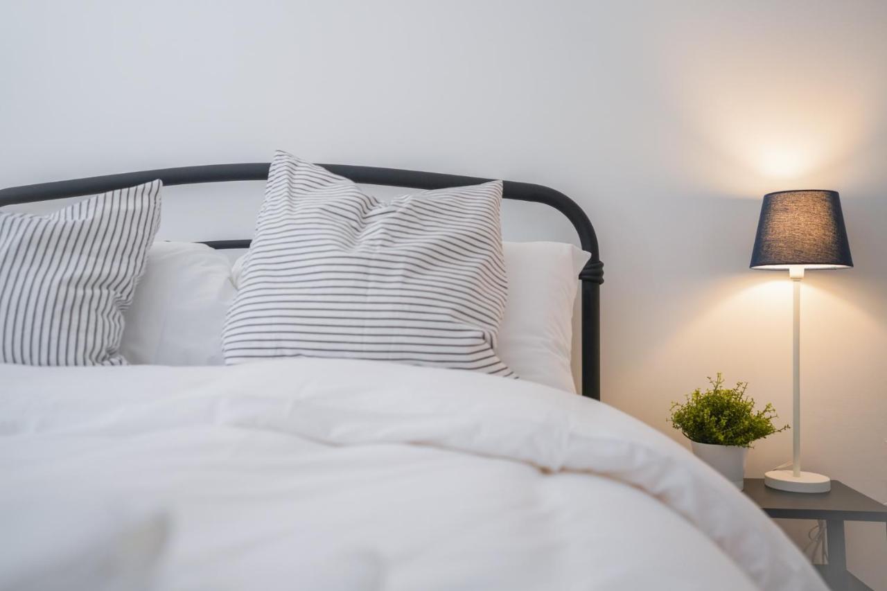 Stylish Apartment With Private Parking คาร์ดิฟฟ์ ภายนอก รูปภาพ
