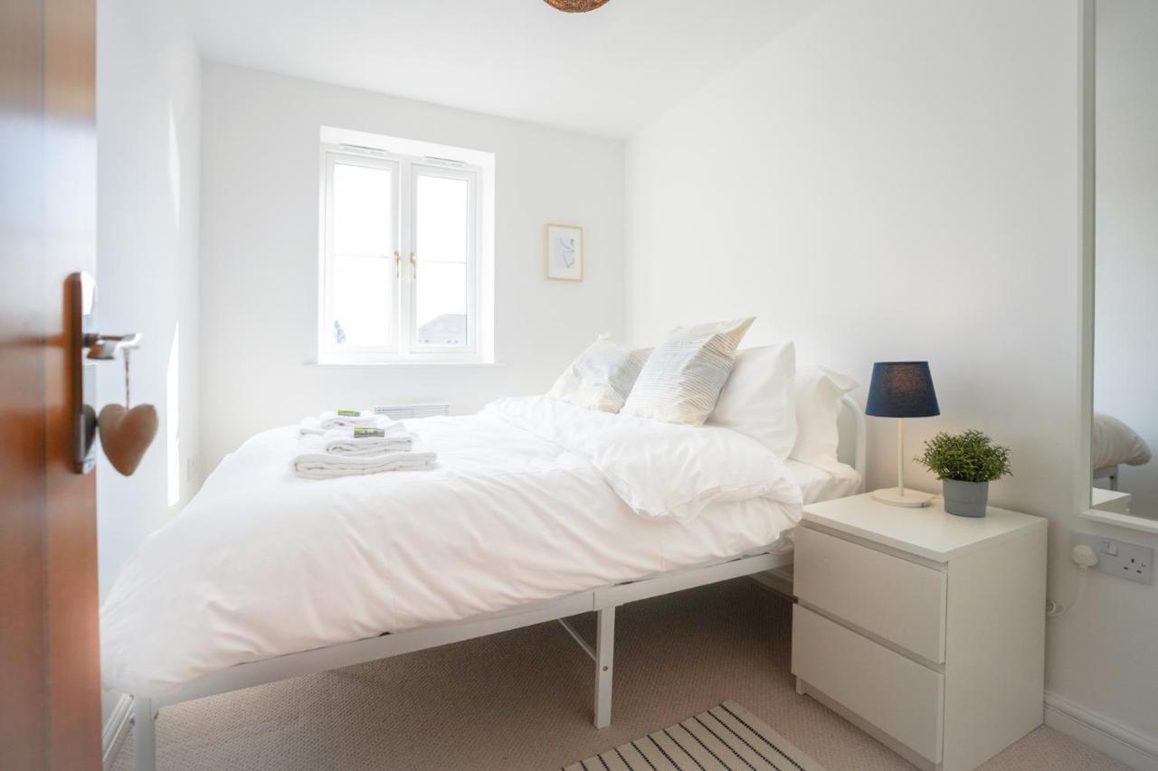 Stylish Apartment With Private Parking คาร์ดิฟฟ์ ภายนอก รูปภาพ